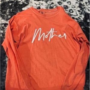 Woman’s size large long sleeve shirt